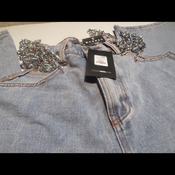 FashionNova Link by link Chain jeans - Picture 7 of 7